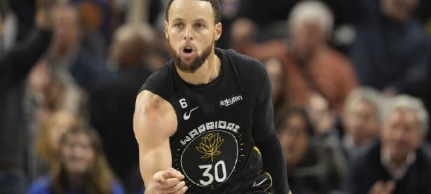 九游娱乐- 库里得分集锦 