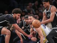 九游娱乐-库里在雄鹿比赛中战术调整，连败引发热议！的简单介绍