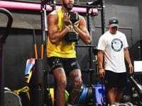 九游-关于金州勇士训练开放日，今夜单刀错失引欢呼，欧篮联在即，身体对抗强度拉满的信息