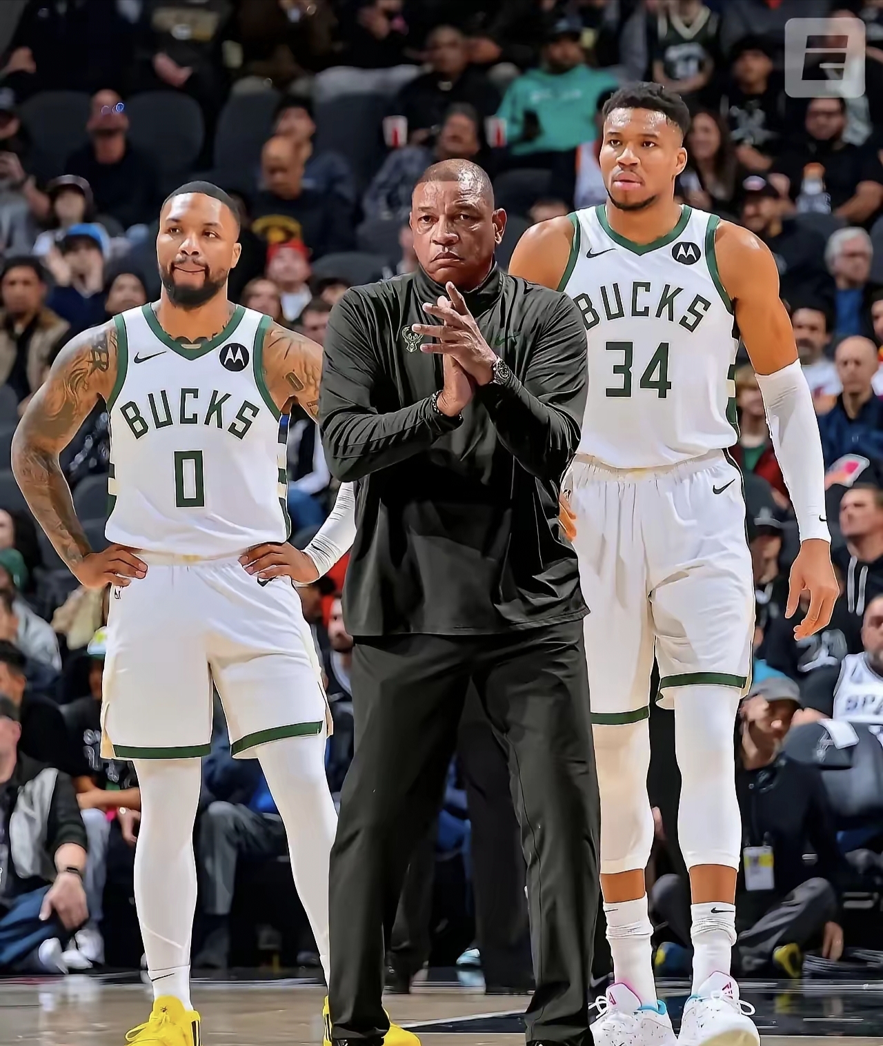 九游-塔图姆在雄鹿比赛中大比分获胜，比赛局势复杂引发热议！全场沸腾不已的简单介绍